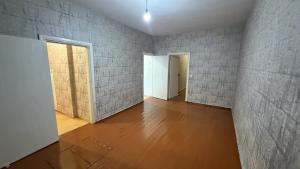 Bakı, köhnə tikili 2 otaqlı, satılır, 45 m²  , Binəqədi rayonu, 7-ci mikrorayon