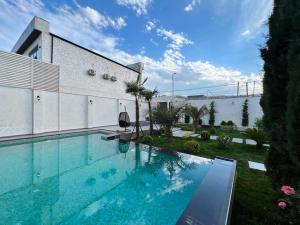 Bakı, həyət evi 5 otaqlı, satılır, 360 m² , 8 sot , Xəzər rayonu, Şüvəlan