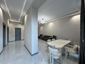 Bakı, həyət evi 5 otaqlı, satılır, 200 m² , 4 sot , Xəzər rayonu, Şüvəlan