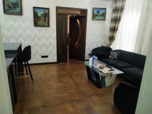 Bakı, köhnə tikili 2 otaqlı, kirayə, 65 m²  , Səbail rayonu
