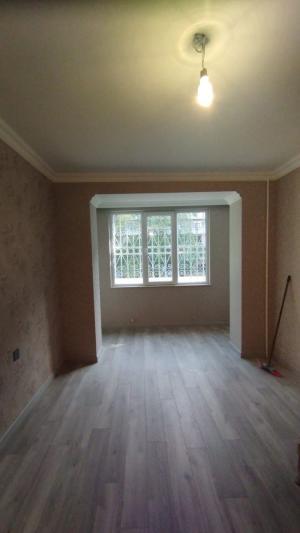 Bakı, köhnə tikili 4 otaqlı, satılır, 105 m²  , Binəqədi rayonu, 8-ci mikrorayon