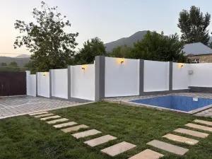 Qəbələ, bağ/həyət evi 4 otaqlı, satılır, 100 m² , 3 sot 