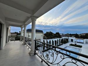 Bakı, bağ/həyət evi 6 otaqlı, satılır, 400 m² , 16 sot , Xəzər rayonu, Mərdəkan