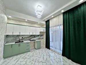 Bakı, bağ/həyət evi 4 otaqlı, satılır, 170 m² , 4.2 sot , Xəzər rayonu, Şüvəlan