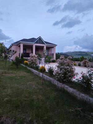 Şamaxı, həyət evi 4 otaqlı, günlük kirayə, 120 m²  