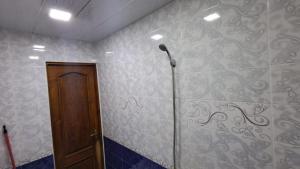 Bakı, köhnə tikili 2 otaqlı, satılır, 70 m²  , Binəqədi rayonu, 8-ci mikrorayon