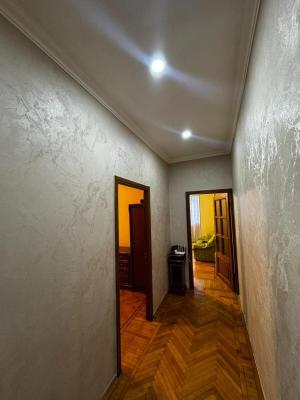 Bakı, köhnə tikili 2 otaqlı, satılır, 70 m²  , Nərimanov rayonu