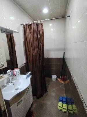 Bakı, köhnə tikili 2 otaqlı, satılır, 60 m²  , Suraxanı rayonu, Qaraçuxur qəs.