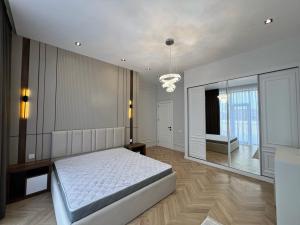 Bakı, həyət evi 5 otaqlı, satılır, 360 m² , 8 sot , Xəzər rayonu, Şüvəlan