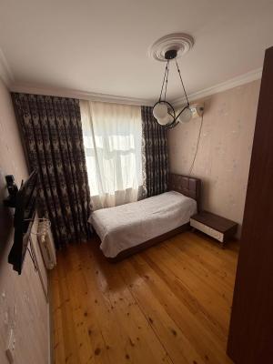 Bakı, köhnə tikili 4 otaqlı, satılır, 95 m²  , Xətai rayonu, H.Aslanov qəs.