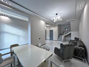 Bakı, həyət evi 5 otaqlı, satılır, 200 m² , 4 sot , Xəzər rayonu, Şüvəlan