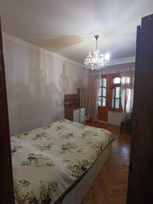Bakı, köhnə tikili 5 otaqlı, satılır, 120 m²  , Binəqədi rayonu, 8-ci mikrorayon