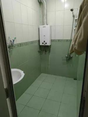 Bakı, köhnə tikili 2 otaqlı, satılır, 60 m²  , Binəqədi rayonu, 8-ci mikrorayon