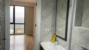 Bakı, yeni tikili 3 otaqlı, kirayə, 85 m²  , Yasamal rayonu