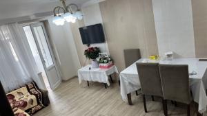 Bakı, köhnə tikili 3 otaqlı, kirayə, 70 m²  , Xətai rayonu, Ağ şəhər