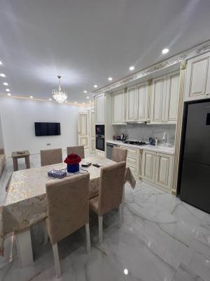 Bakı, yeni tikili 4 otaqlı, satılır, 148 m²  , Yasamal rayonu