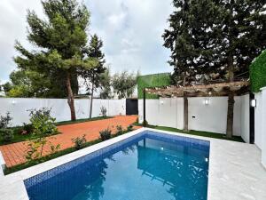 Bakı, həyət evi 4 otaqlı, satılır, 160 m² , 4 sot , Xəzər rayonu, Şüvəlan