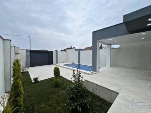 Bakı, həyət evi 4 otaqlı, satılır, 150 m² , 3 sot , Xəzər rayonu, Şüvəlan