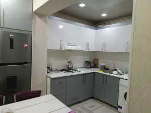 2 otaqlı köhnə tikili, satılır, 60 m², Bakı, Binəqədi rayonu, 8-ci mikrorayon
