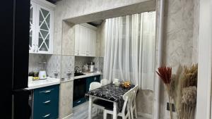 Bakı, köhnə tikili 5 otaqlı, satılır, 120 m²  , Suraxanı rayonu, Yeni Günəşli qəs.