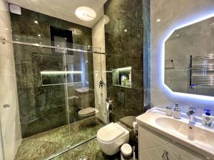 Bakı, həyət evi 5 otaqlı, satılır, 350 m² , 8 sot , Xəzər rayonu, Şüvəlan