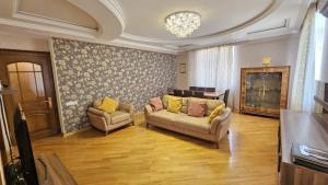 Bakı, yeni tikili 3 otaqlı, satılır, 120 m²  , Yasamal rayonu, Yeni Yasamal qəs.