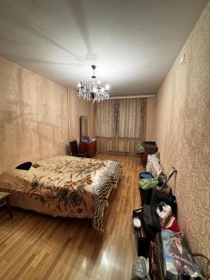Bakı, köhnə tikili 4 otaqlı, satılır, 100 m²  , Binəqədi rayonu, 8-ci mikrorayon