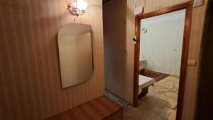 Bakı, köhnə tikili 2 otaqlı, satılır, 70 m²  , Binəqədi rayonu, 8-ci mikrorayon