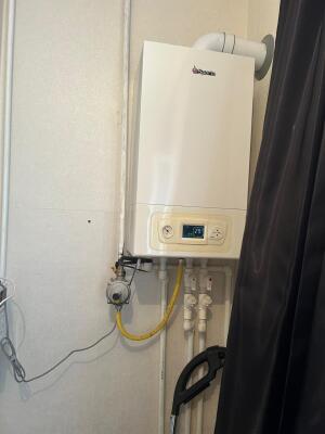 Bakı, köhnə tikili 2 otaqlı, satılır, 70 m²  , Binəqədi rayonu, 9-cu mikrorayon