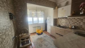 Bakı, köhnə tikili 3 otaqlı, satılır, 90 m²  , Xəzər rayonu, Buzovna