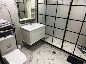 Bakı, köhnə tikili 3 otaqlı, satılır, 80 m²  , Nizami rayonu, 8-ci kilometr