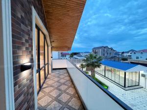 Bakı, həyət evi 5 otaqlı, satılır, 250 m² , 5 sot , Xəzər rayonu, Şüvəlan