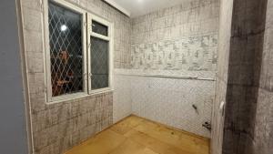Bakı, köhnə tikili 2 otaqlı, satılır, 45 m²  , Binəqədi rayonu, 7-ci mikrorayon