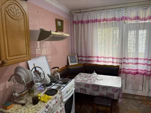 Bakı, köhnə tikili 3 otaqlı, kirayə, 70 m²  , Binəqədi rayonu, 9-cu mikrorayon