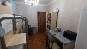 Bakı, köhnə tikili 5 otaqlı, satılır, 120 m²  , Binəqədi rayonu, 8-ci mikrorayon