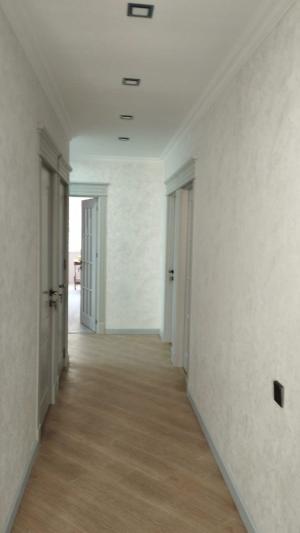 Bakı, köhnə tikili 4 otaqlı, satılır, 105 m²  , Binəqədi rayonu, 8-ci mikrorayon