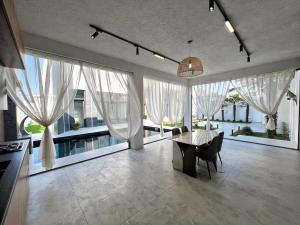 Bakı, həyət evi 5 otaqlı, satılır, 260 m² , 6 sot , Xəzər rayonu, Mərdəkan