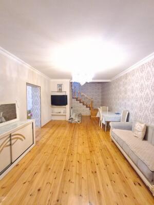 Bakı, həyət evi 11 otaqlı, satılır, 300 m² , 3 sot , Sabunçu rayonu, Balaxanı qəs.