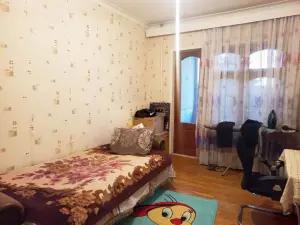 Bakı, köhnə tikili 5 otaqlı, satılır, 135 m²  , Binəqədi rayonu, 8-ci mikrorayon