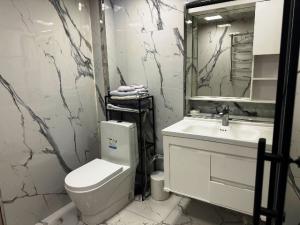 Bakı, köhnə tikili 3 otaqlı, satılır, 80 m²  , Nizami rayonu, 8-ci kilometr