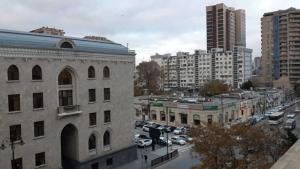 Bakı, köhnə tikili 2 otaqlı, günlük kirayə, 75 m²  , Səbail rayonu