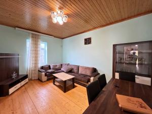 Bakı, həyət evi 5 otaqlı, satılır, 170 m² , 6 sot , Xəzər rayonu, Şüvəlan