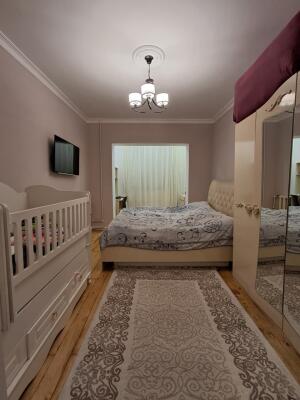 Bakı, köhnə tikili 2 otaqlı, satılır, 60 m²  , Binəqədi rayonu, 8-ci mikrorayon