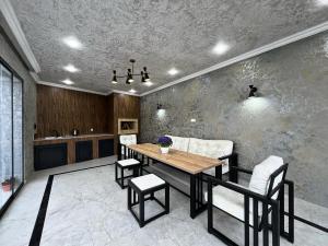 Bakı, həyət evi 5 otaqlı, satılır, 300 m² , 7 sot , Xəzər rayonu, Mərdəkan