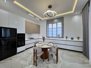 Bakı, həyət evi 5 otaqlı, satılır, 360 m² , 8 sot , Xəzər rayonu, Şüvəlan