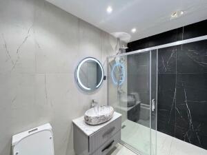 Bakı, həyət evi 5 otaqlı, satılır, 270 m² , 9 sot , Xəzər rayonu, Şüvəlan