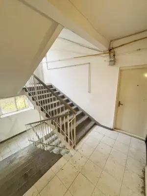 Bakı, köhnə tikili 2 otaqlı, satılır, 47 m²  , Binəqədi rayonu, 8-ci mikrorayon