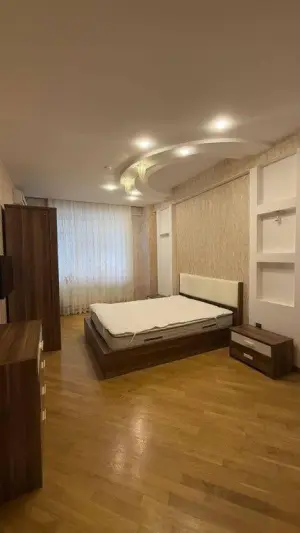 3 комната старое здание, арендовать, 150 m², Бакы, Нәсими рајону