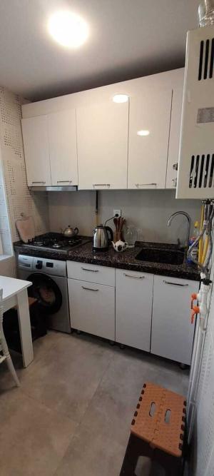 Bakı, köhnə tikili 2 otaqlı, satılır, 50 m²  , Nizami rayonu, 8-ci kilometr