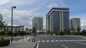 Bakı, ofis 4 otaqlı, satılır, 140 m²  , Xətai rayonu, Ağ şəhər